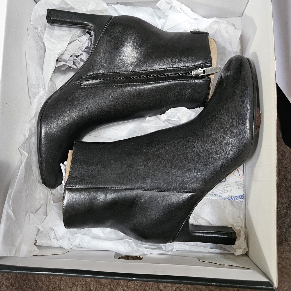NIB Nine West Black Nance9x9 Ankle Boot Size 5.5